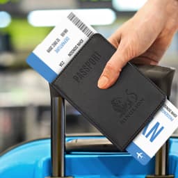 Explorer Passport Wallet - image 2
